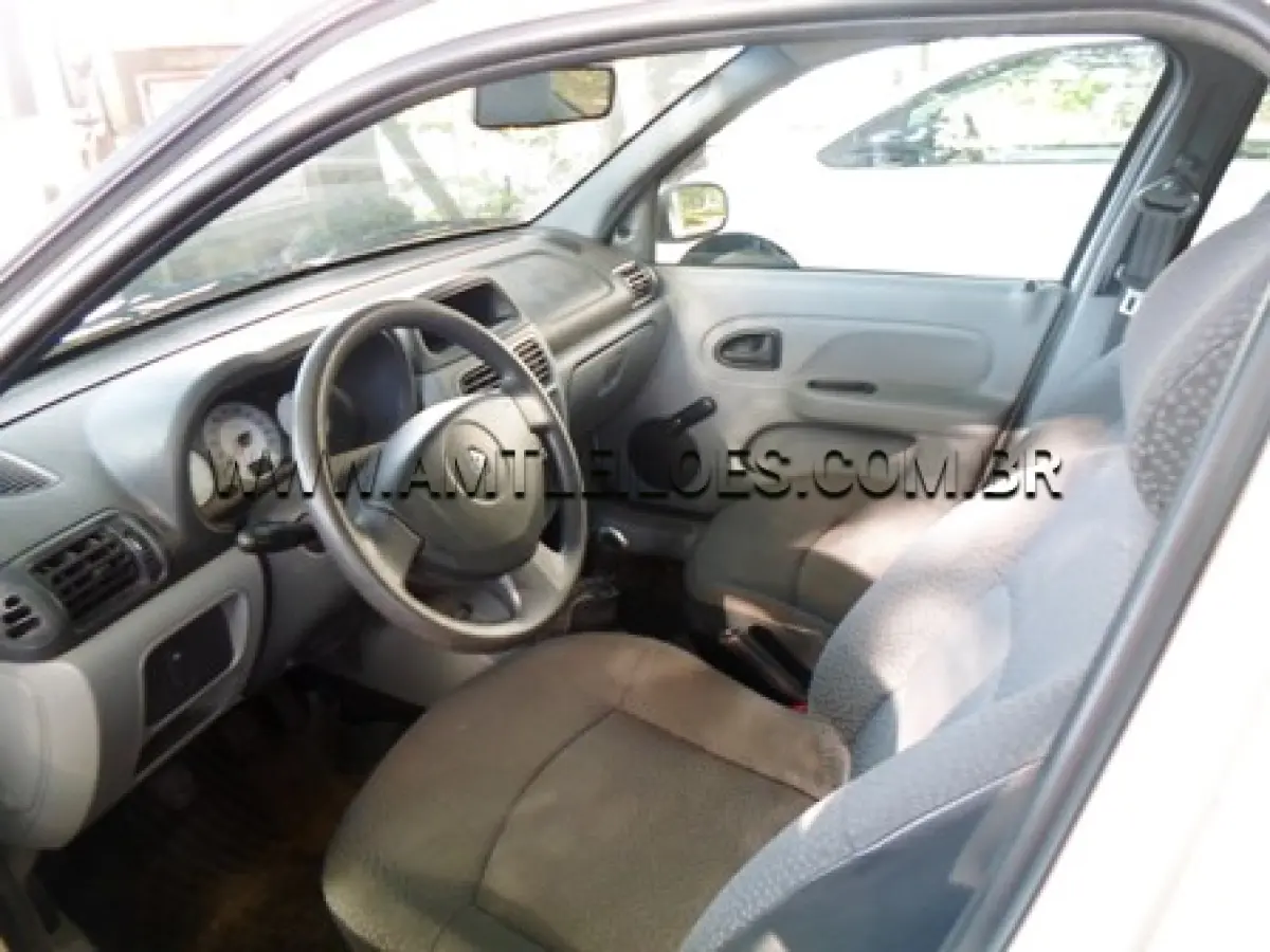 LOTE 002 - MARCA/MODELO: RENAULT/CLIO AUT. 1.6 16VH PLACA: IOG 2487 - CHASSI: 93YBB8E058J934686 FABRICAÇÃO/MODELO: 2007/2008 COR: BRANCA – COMBUSTÍVEL: ÁLCOOL/GASOLINA - UL DNIT URUGUAIANA