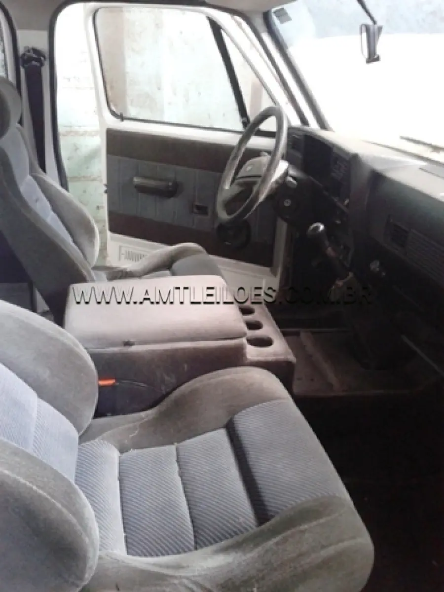 LOTE 042 - MARCA/MODELO: IMP/GM D20 PLACA: IEU 7713 - CHASSI: 8AG244NDTTA114200 FABRICAÇÃO/MODELO: 1996/1996 COR: BRANCA – COMBUSTÍVEL: DIESEL - UL DNIT CRUZ ALTA