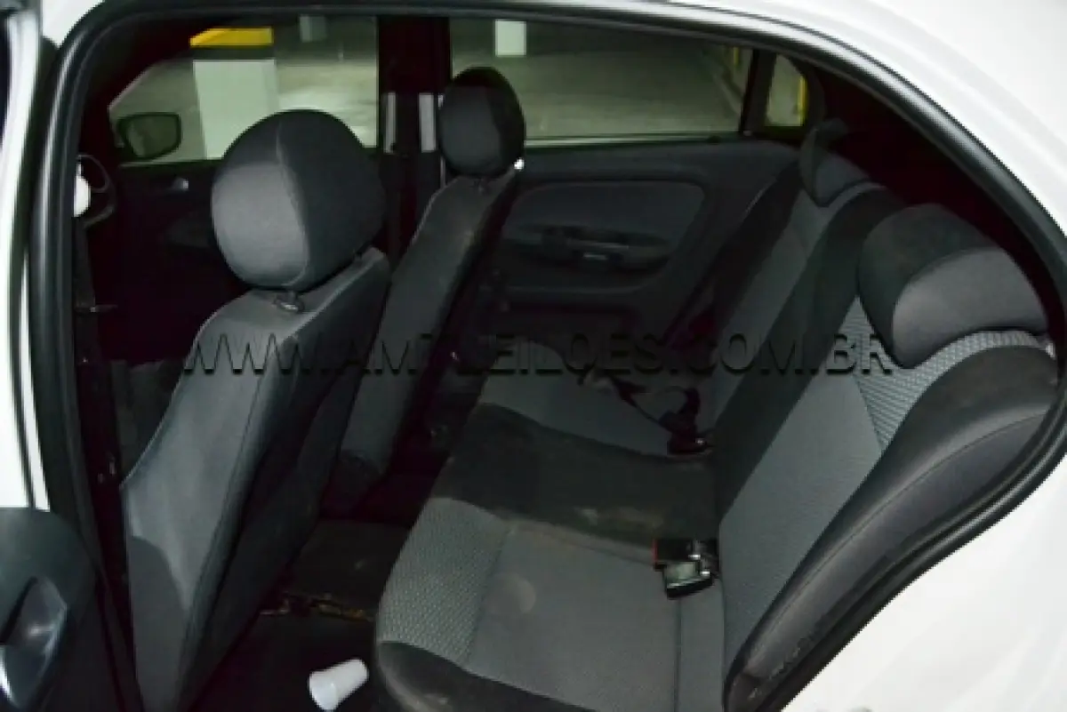 LOTE 003 - MARCA/MODELO: VW/GOL 1.6 PLACA: ISK 4409  CHASSI: 9BWAB05U8CP061625 RENAVAM: 00371173965 FABRICAÇÃO/MODELO: 2011/2012 COR: BRANCA  COMBUSTÍVEL: ÁLCOOL/GASOLINA
