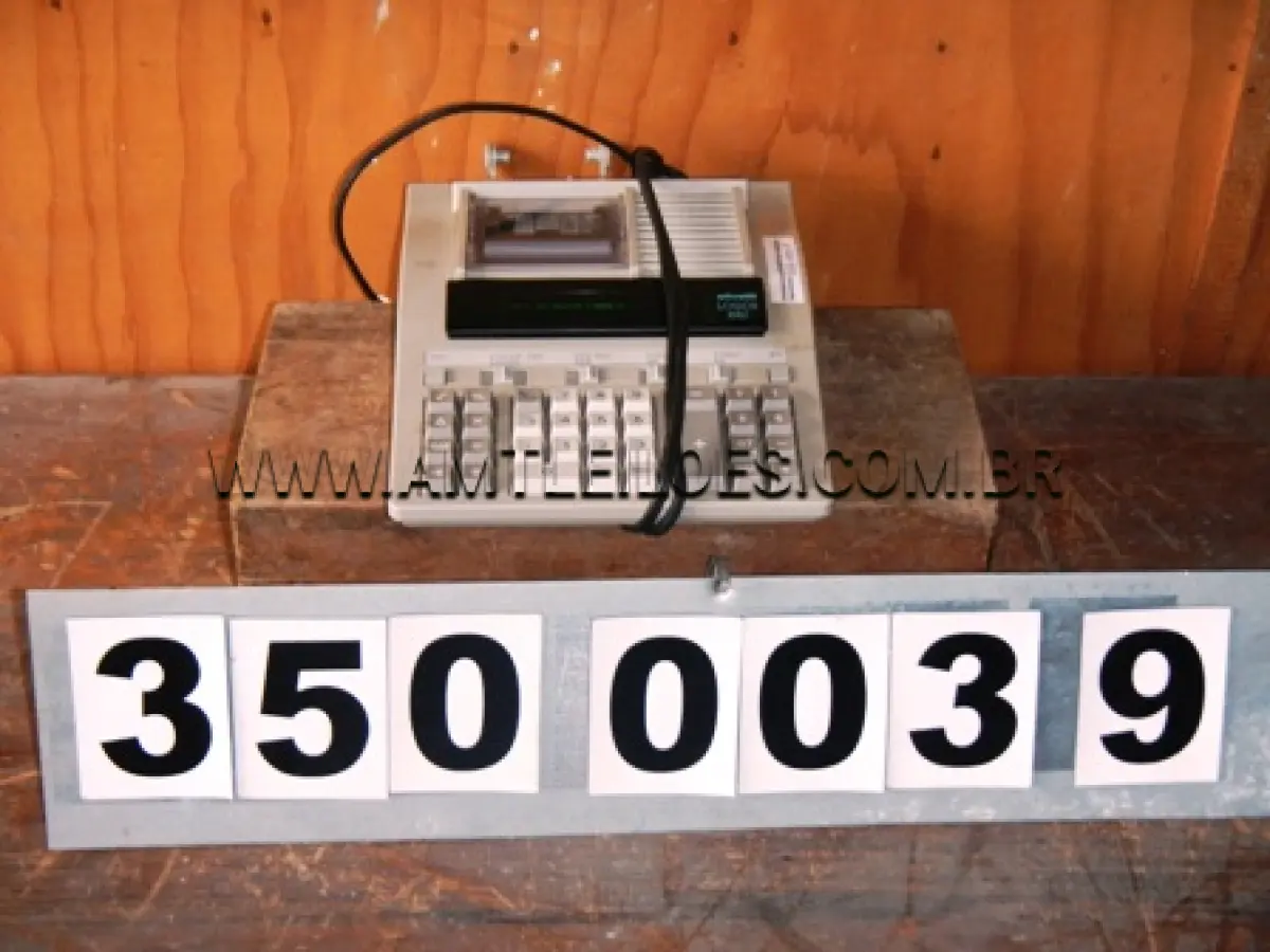LOTE 007 - Aparelho de Fac simille – F1030 Auto rádio 03 Calculadoras manual 03 Calculadoras Olivetti Mod. 682 01 Câmera digital Samsung 01 Copiadora heliográfica 01 Máquina fotográfica digital Sony 01 Nobreak 01 Rack p/ computador 01 Relógio de parede 01 GPS 01 GPS
