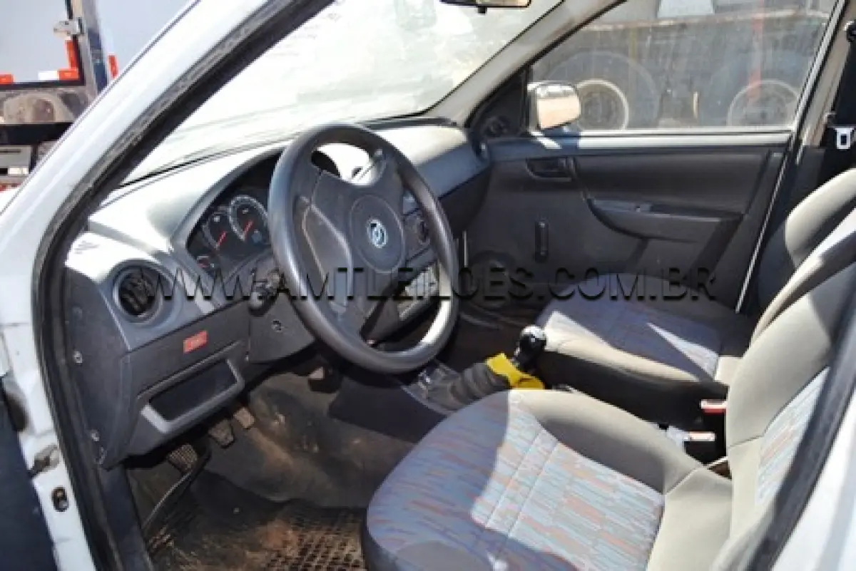 LOTE 017 - Automóvel Celta, Marca GM, modelo 4 portas Life, ano de fabricação 2009, modelo 2010, chassi nº 9BGRZ4810AG139800, cor branca, Placa IPY 4973