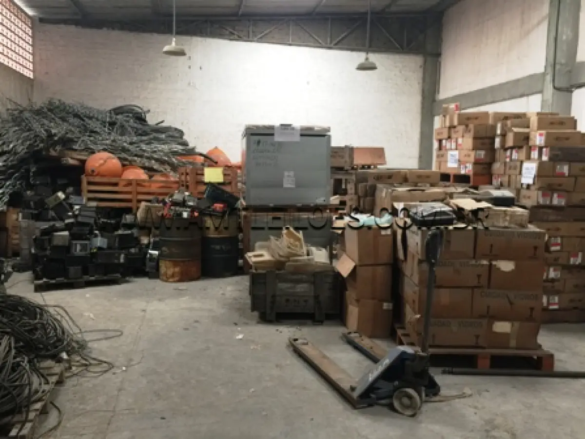 LOTE 038 - 01 LOTE DE MATERIAIS DIVERSOS DE ILUMINAÇÃO PÚBLICA, MATL. 35747, LOTE EXCLUSIVO ME/EPPs, VALOR UNITÁRIO R$ 3.000,00, CLASSE II A, LOCAL P/ RETIRADA 2000