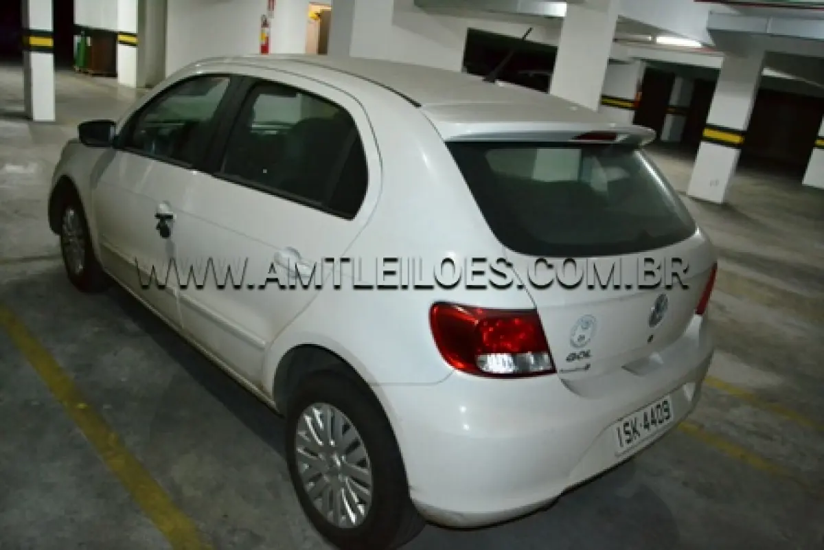 LOTE 003 - MARCA/MODELO: VW/GOL 1.6 PLACA: ISK 4409  CHASSI: 9BWAB05U8CP061625 RENAVAM: 00371173965 FABRICAÇÃO/MODELO: 2011/2012 COR: BRANCA  COMBUSTÍVEL: ÁLCOOL/GASOLINA