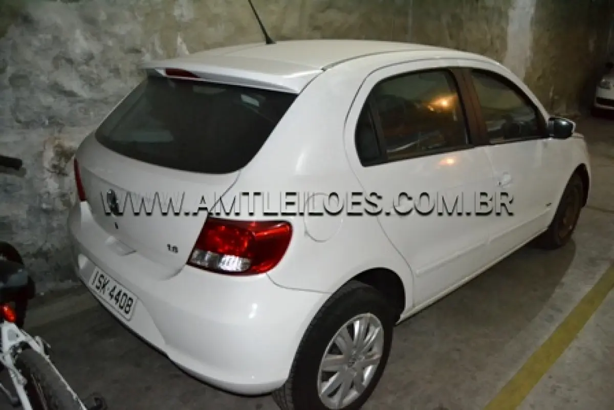 LOTE 001 - MARCA/MODELO: VW/GOL 1.6 PLACA: ISK 4408  CHASSI: 9BWAB05U1CP084776 RENAVAM: 00371173191 FABRICAÇÃO/MODELO: 2011/2012 COR: BRANCA  COMBUSTÍVEL: ÁLCOOL/GASOLINA