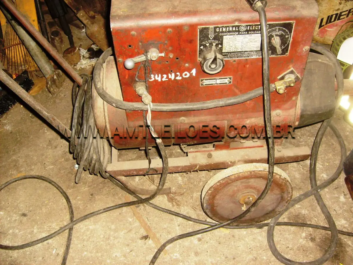 LOTE 018 - GERADOR TRIFASICO, SOLDA ELETRICA, 220/380/440 VOLTS - UL DNIT SÃO LEOPOLDO