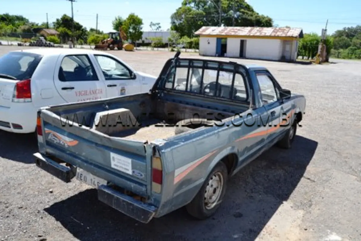 LOTE 014 - FORD/CAMINHONETA PAMPA 1.8L CABINE ABERTA, ANO: 1995, COR CINZA, GASOLINA, PLACA: IEO 1464