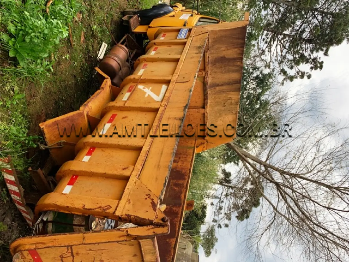 LOTE 009 - MARCA/MODELO: CAMINHÃO MB L1113 PLACAS: IHD 5238 ANO: 1983 – COR: AMARELA CHASSI: 34404912632210 RENAVAM: 572529236