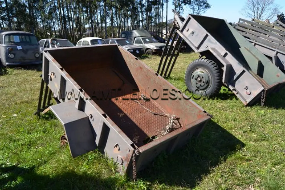 LOTE 048 - REBOQUE, CARGA, EMP G, MARCA PQ R MNT/1/MODELO M1C1, 3/4 Ton, 2 RODAS ANO: 1982 CHASSI: 340358200006