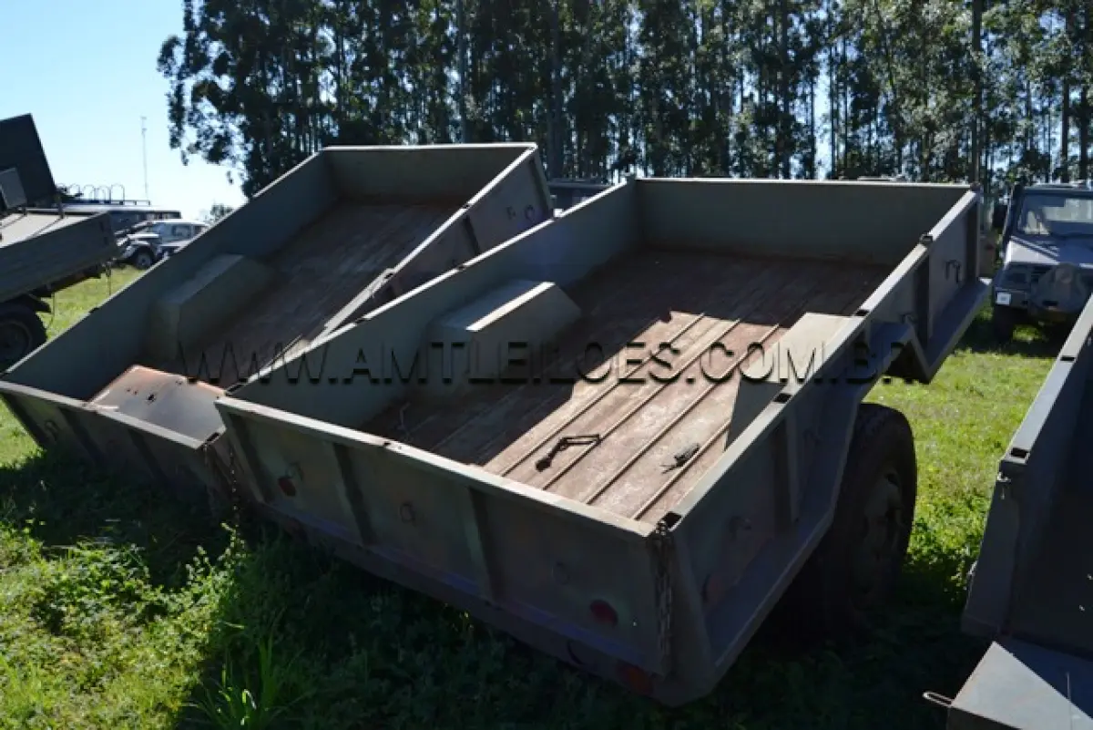 LOTE 038 - REBOQUE, CARGA, EMPREGO GERAL, 1 ½ Ton, 2R/ MARCA RODOVIÁRIA ANO: 1977 CHASSI: 36271727