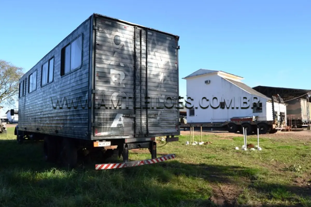 LOTE 001 - MARCA/MODELO:  CAMINHÃO MERCEDES BENZ/L1113 - 19 Ton, 6 x 2 ANO: 1975 CHASSI: 34403212273490 MOTOR: MBB 6 Cil. nº 344912-10054503
