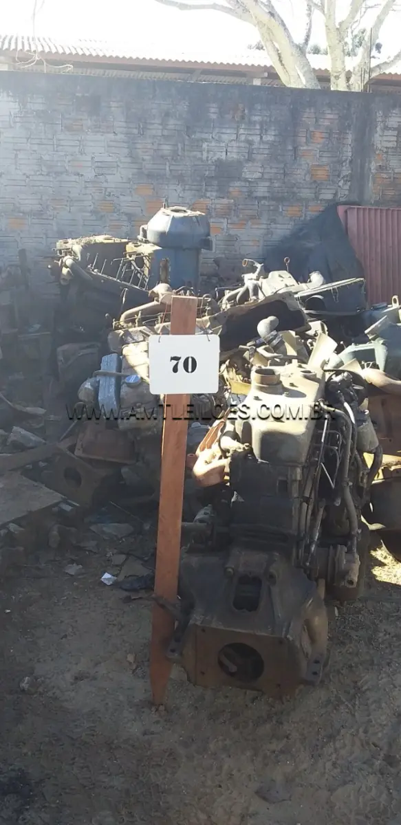 LOTE 070 - SUCATA DE MOTORES, MARCAS VARIADAS.  ( PERKINS, MERCEDES BENZ, MWM)