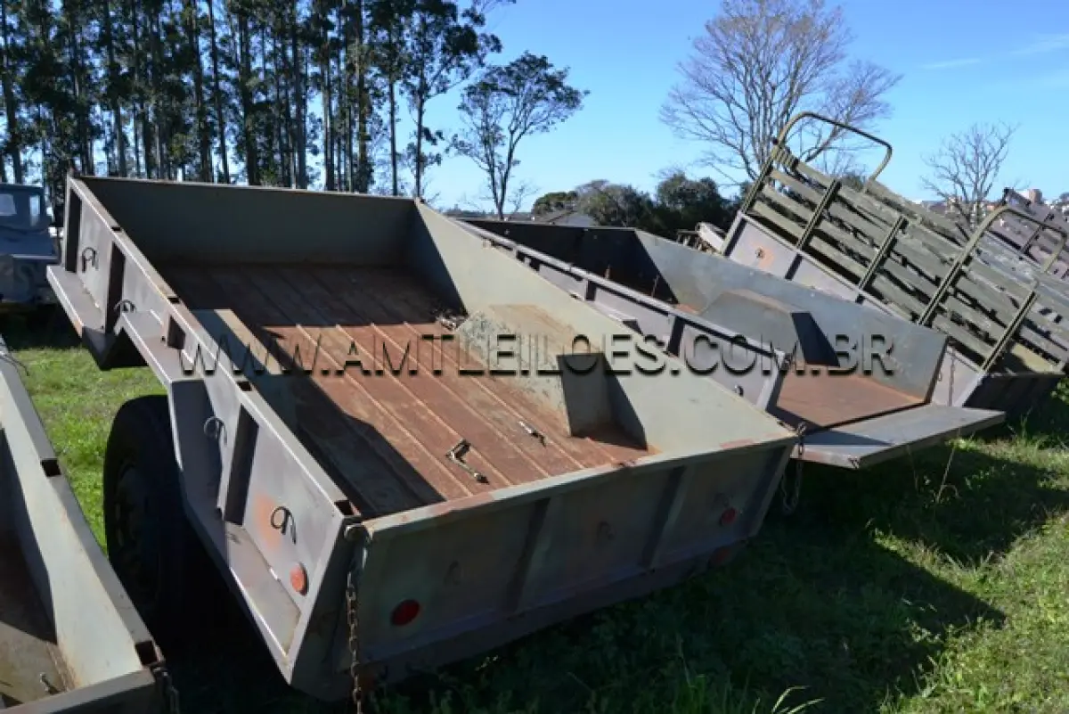 LOTE 038 - REBOQUE, CARGA, EMPREGO GERAL, 1 ½ Ton, 2R/ MARCA RODOVIÁRIA ANO: 1977 CHASSI: 36271727