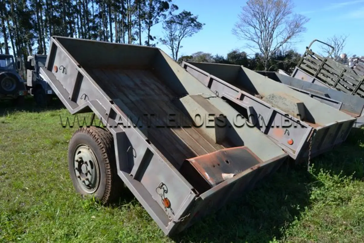 LOTE 039 - REBOQUE, CARGA, EMPREGO GERAL, 1 ½ Ton, 2R/ MARCA RODOVIÁRIA ANO: 1977 CHASSI: 36341734