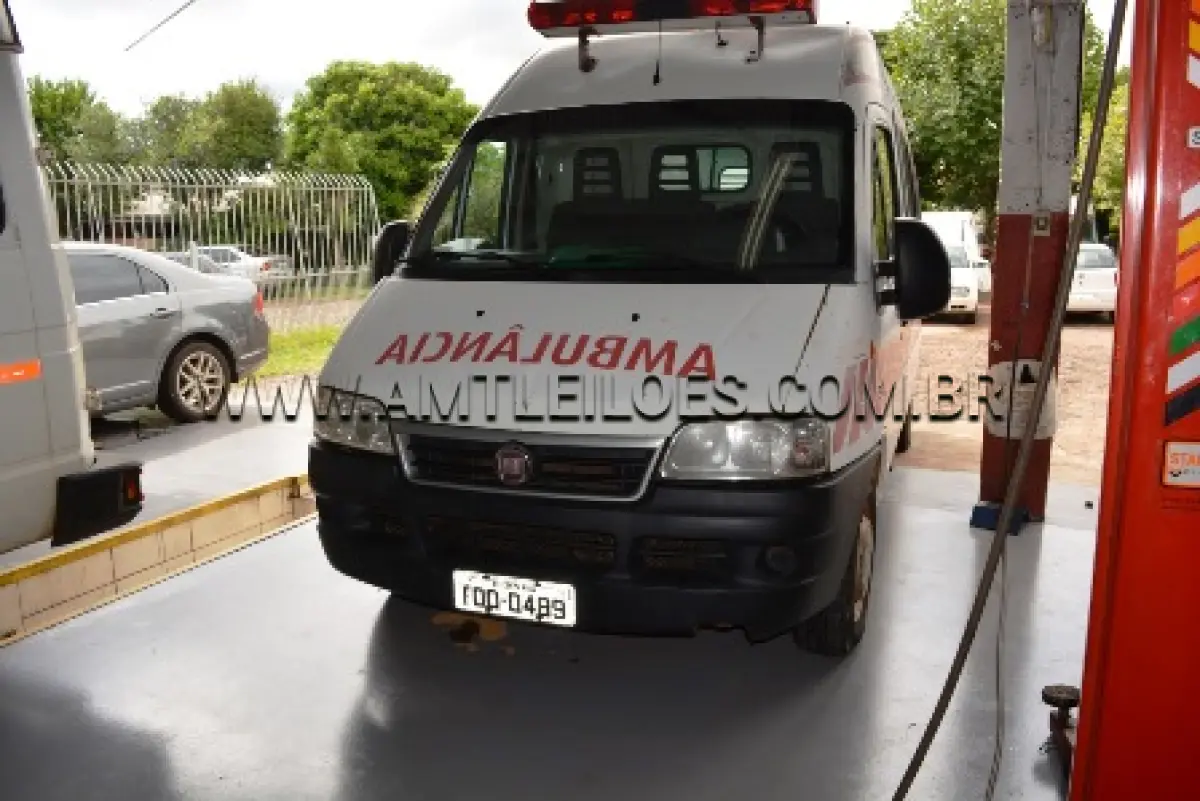 LOTE 001 - MARCA/MODELO: FIAT DUCATO MAXI CARGO-FURGÃO MAXI 2.8 TB PLACA: IOO 0489 CHASSI: 93W245H3382023957REM FABRICAÇÃO/MODELO: 2007/2008 COMBUSTÍVEL: DIESEL