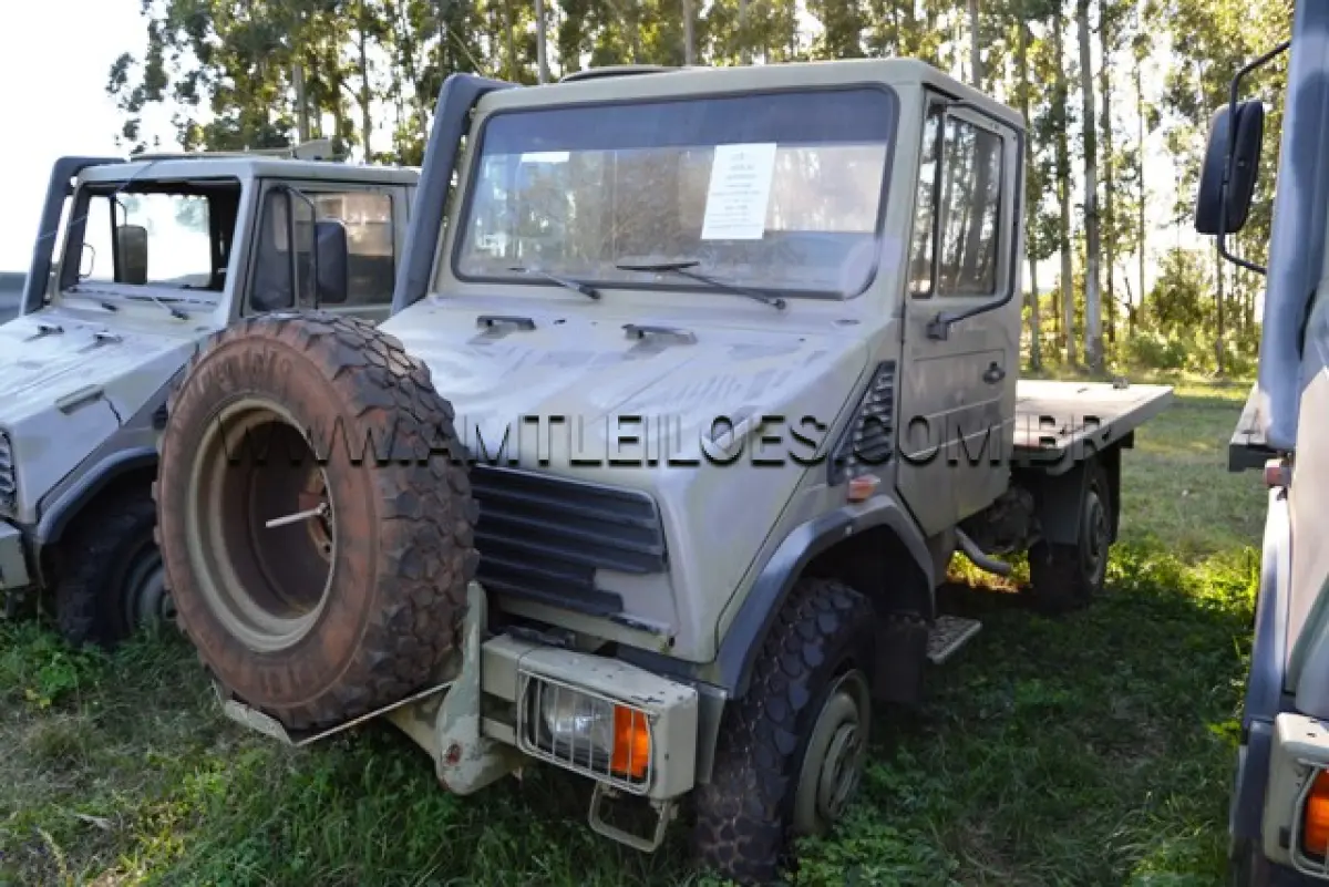 LOTE 020 - MARCA/MODELO:  CAMINHÃO MBB/ UNIMOG 4082, 1 ½ Ton, 4 x 4 ANO: 1999 CHASSI: WDB4082161W193667 MOTOR: 5 Cil. nº 029811050235