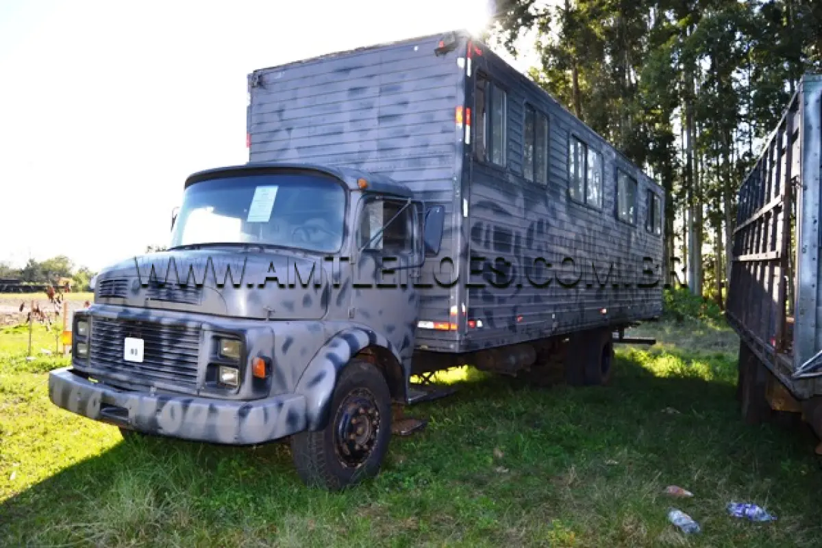 LOTE 001 - MARCA/MODELO:  CAMINHÃO MERCEDES BENZ/L1113 - 19 Ton, 6 x 2 ANO: 1975 CHASSI: 34403212273490 MOTOR: MBB 6 Cil. nº 344912-10054503