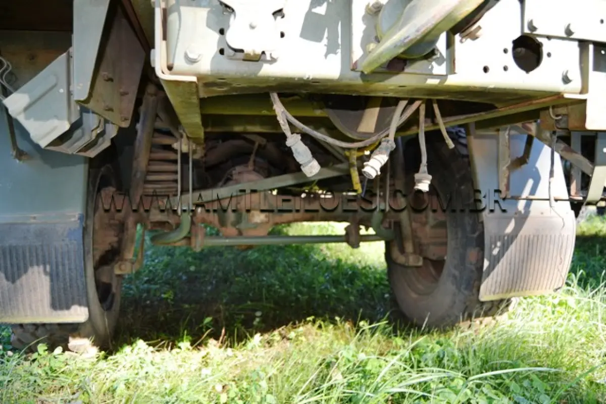 LOTE 022 - MARCA/MODELO:  CAMINHÃO MBB/ UNIMOG 4082, 1 ½ Ton, 4 x 4 ANO: 1999 CHASSI: WDB4082161W193681 MOTOR: 5 Cil. nº 0298110049507