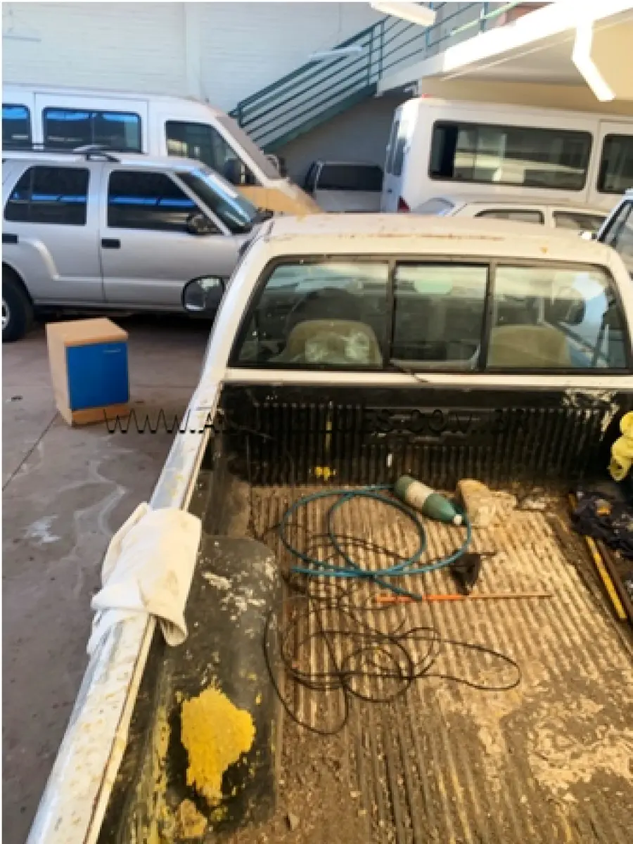 LOTE 004 - MARCA/MODELO: GM/S10 – CABINE ABERTA PLACA: IEI 0038 FABRICAÇÃO/MODELO: 1995/1996 RENAVAM: 646896660 COR: BRANCA COMBUSTÍVEL: GASOLINA