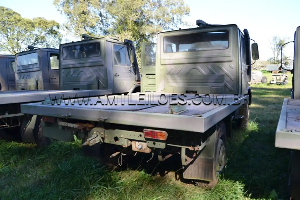 LOTE 021 - MARCA/MODELO:  CAMINHÃO MBB/ UNIMOG 4082, 1 ½ Ton, 4 x 4 ANO: 1999 CHASSI: WDB4082161W193680 MOTOR: 5 Cil. nº 0298110049842