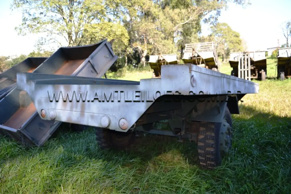 LOTE 028 - REBOQUE, PORTADA TATICA LEVE MARCA BERNARD KRONE/ MODELO RQ-1-EL-CS-R, 1.1/2 Ton ANO: 1988 CHASSI: MNA/BKB7871175