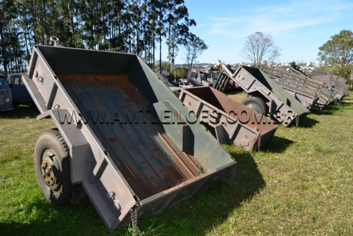 LOTE 049 - REBOQUE, CARGA, EMP G, MARCA PQ R MNT/1/MODELO M1C1, 3/4 Ton, 2 RODAS ANO: 1981 CHASSI: 34060820032