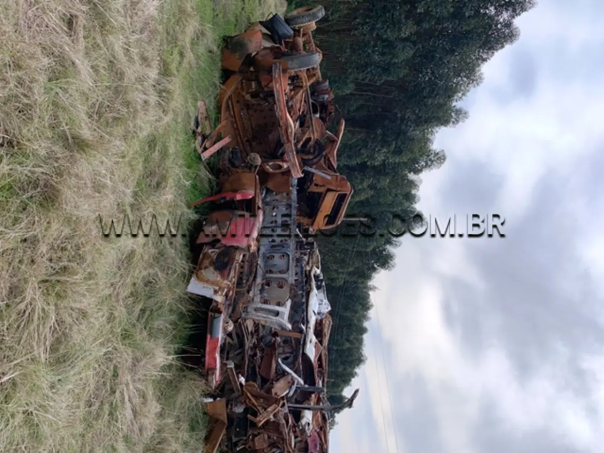 LOTE 044