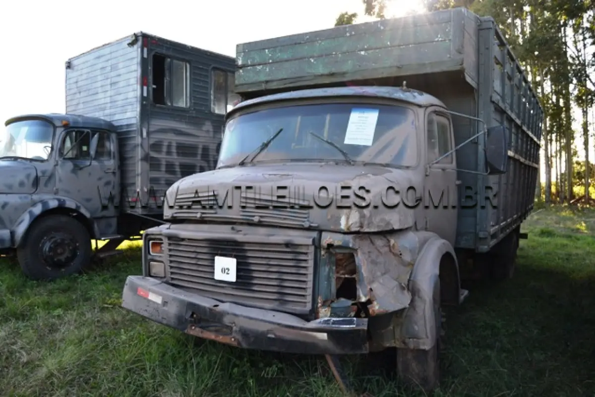LOTE 002 - MARCA/MODELO:  CAMINHÃO MERCEDES BENZ/L1113/48 - 07 Ton, 4 x 2  ANO: 1971 CHASSI: 34403315023625 MOTOR: MBB 6 Cil nº 344912-15021491