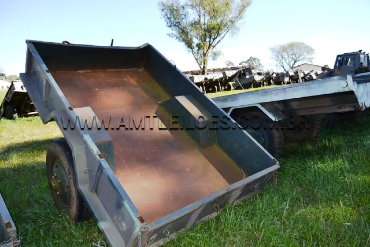 LOTE 029 - REBOQUE 1 ½ Ton, 2R/ MARCA F CURITIBA ANO: 1974 CHASSI: 002