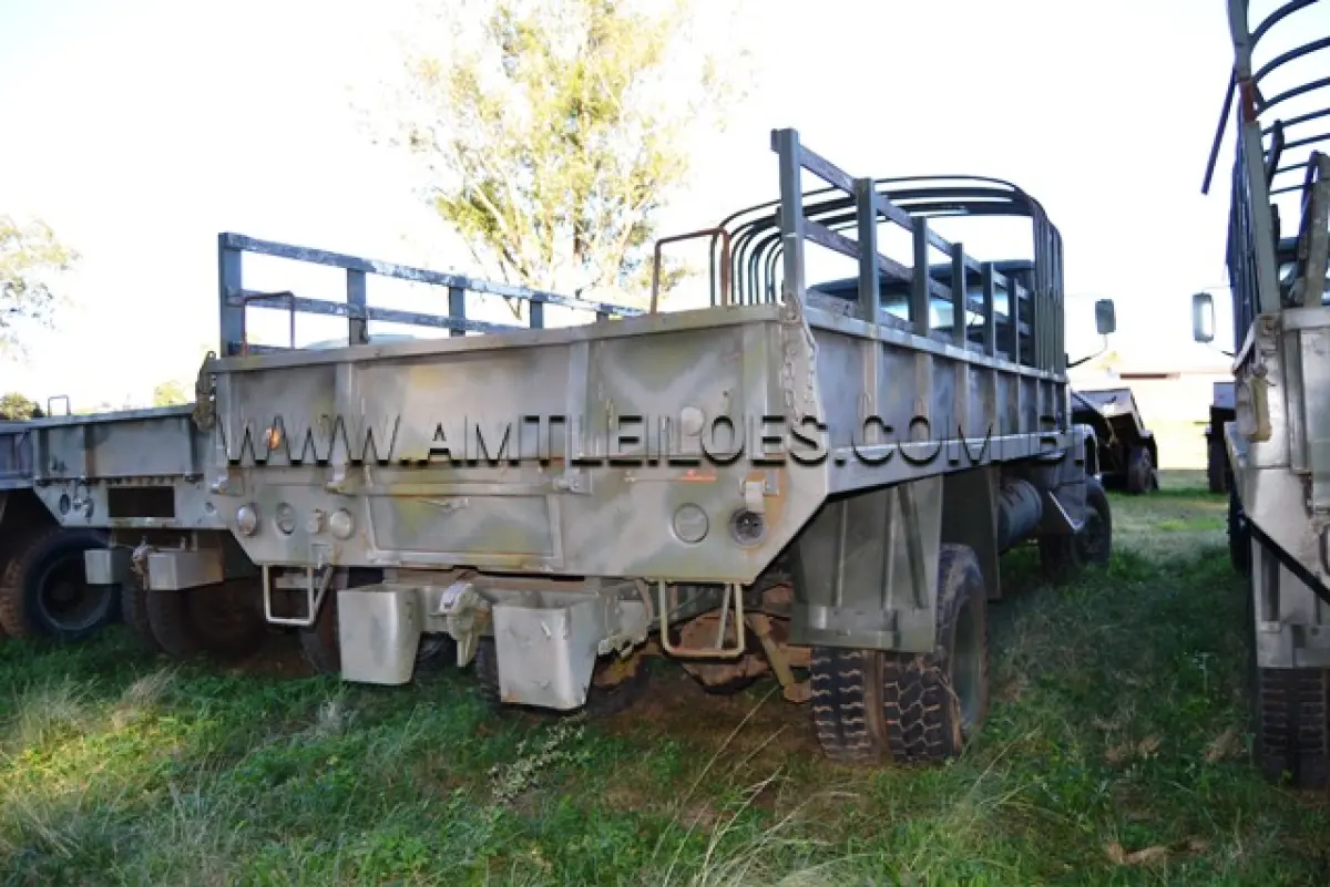 LOTE 008 - MARCA/MODELO:  CAMINHÃO MBB/ LA1418/51, 05 Ton, 4 x 4 ANO: 1993 CHASSI: 9BM384114MB934403 MOTOR: MBB 6 Cil. nº 376962-10-125280