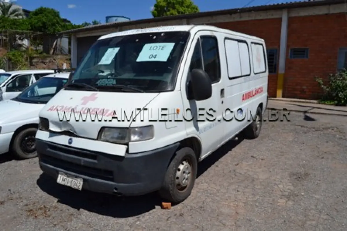 LOTE 004 - AMBULÂNCIA FIAT/DUCATO TH AMB, ANO: 2005, COR BRANCA, DIESEL, PLACA: IMN 6042