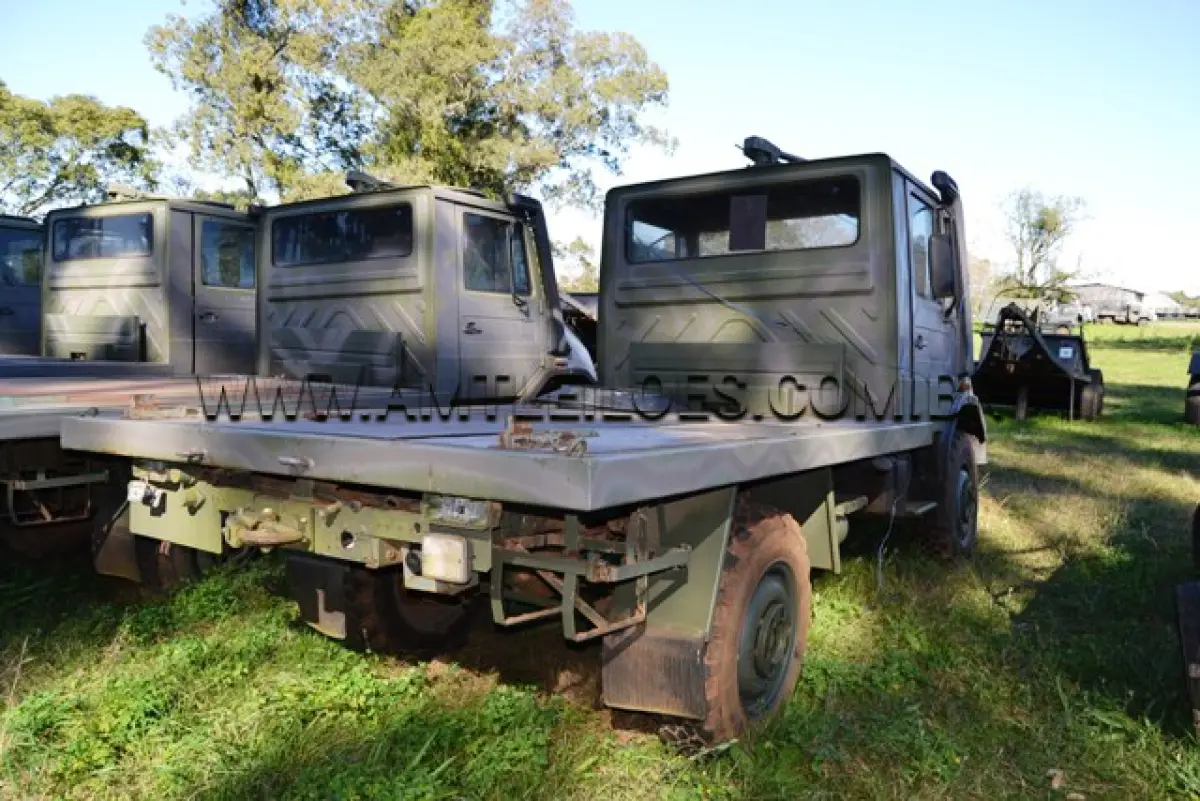 LOTE 019 - MARCA/MODELO:  CAMINHÃO MBB/ UNIMOG 4082, 1 ½ Ton, 4 x 4 ANO: 1999 CHASSI: WDB4082161W193653 MOTOR: 5 Cil. nº 0298110049845