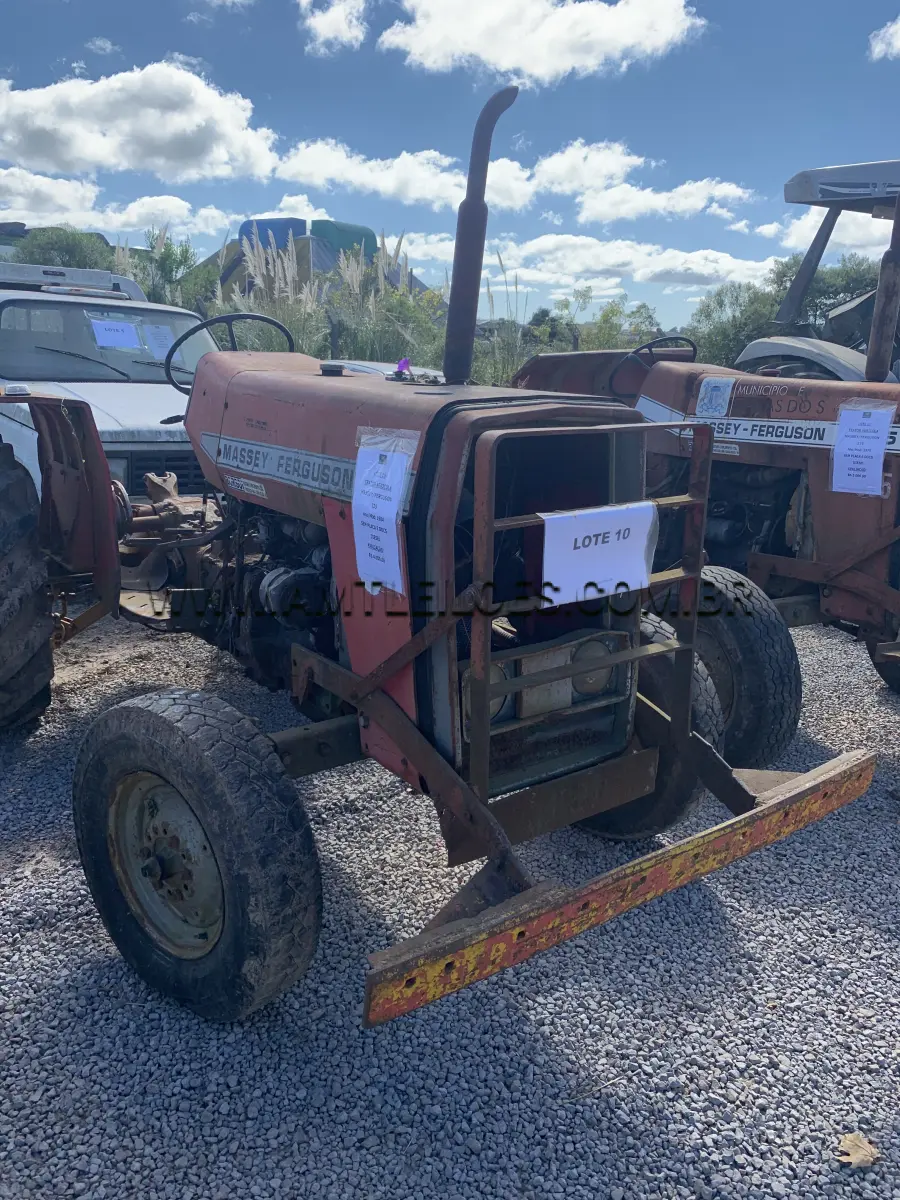 LOTE 010 - MARCA/MODELO: TRATOR AGRÍCOLA MASSEY FERGUSON/ 235, SEM PLACA E DOCUMENTOS, Nº DE SÉRIE: 2149015681, FABRICAÇÃO/MODELO: 1984,  COMBUSTÍVEL: DIESEL
