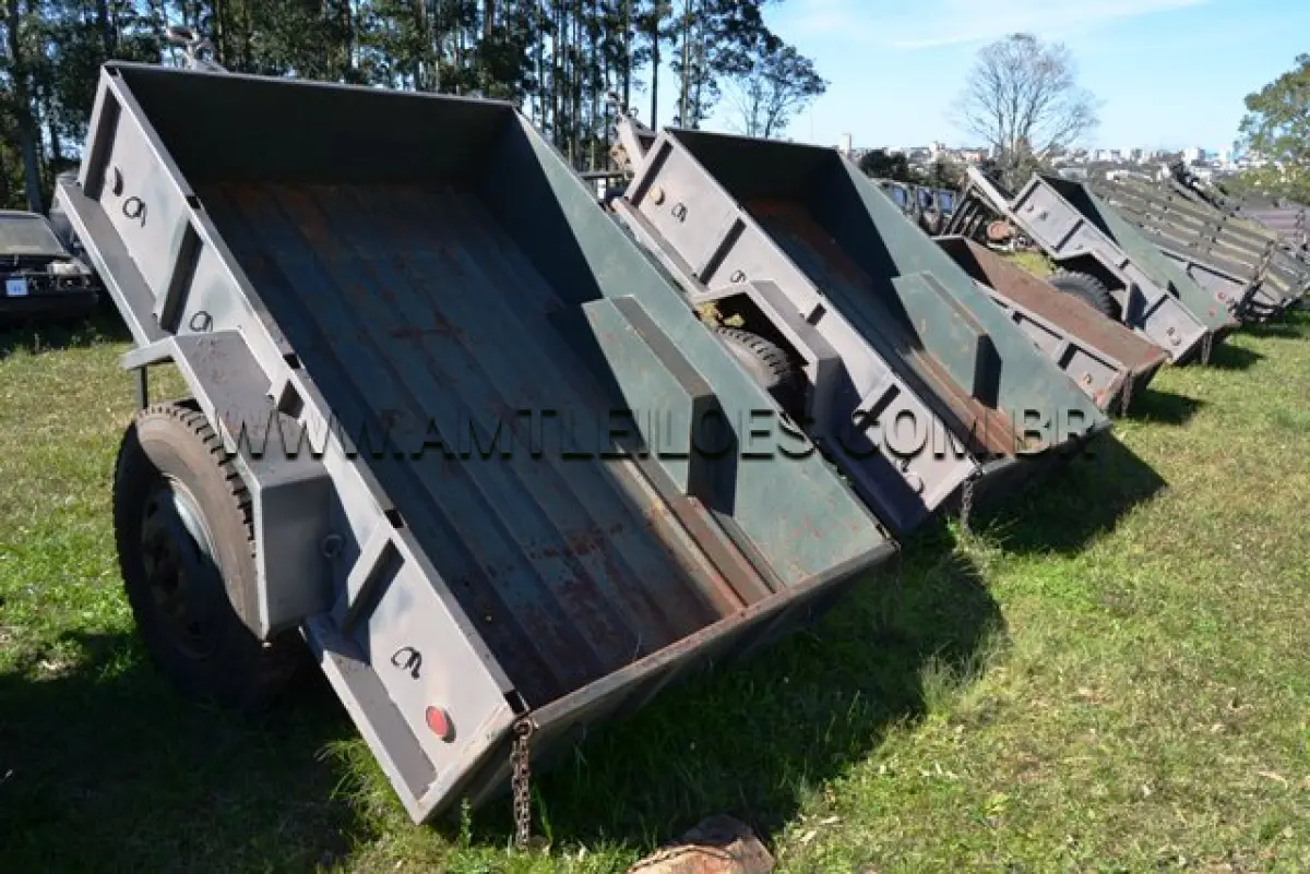 LOTE 050 - REBOQUE, CARGA, EMP G, MARCA PQ R MNT/1/MODELO M1C1, 3/4 Ton, 2 RODAS ANO: 1981 CHASSI: 340608200044