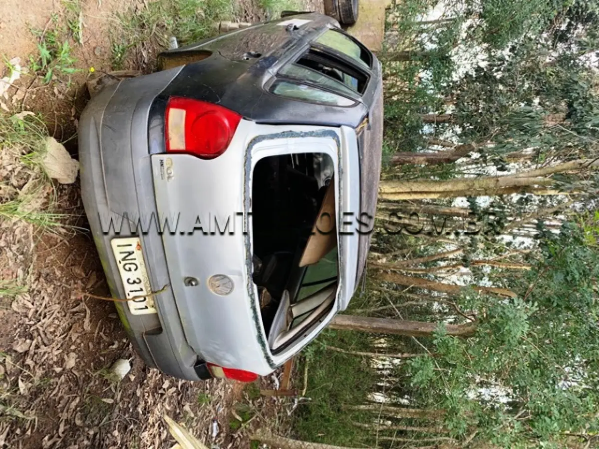 LOTE 024 - MARCA/MODELO: VW/GOL 1.0  PLACAS: ING 3101 ANO: 2006 – COR: PRETA CHASSI: 9BWCA05W66T159335 RENAVAM: 891821538
