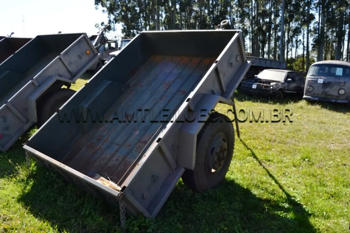 LOTE 049 - REBOQUE, CARGA, EMP G, MARCA PQ R MNT/1/MODELO M1C1, 3/4 Ton, 2 RODAS ANO: 1981 CHASSI: 34060820032