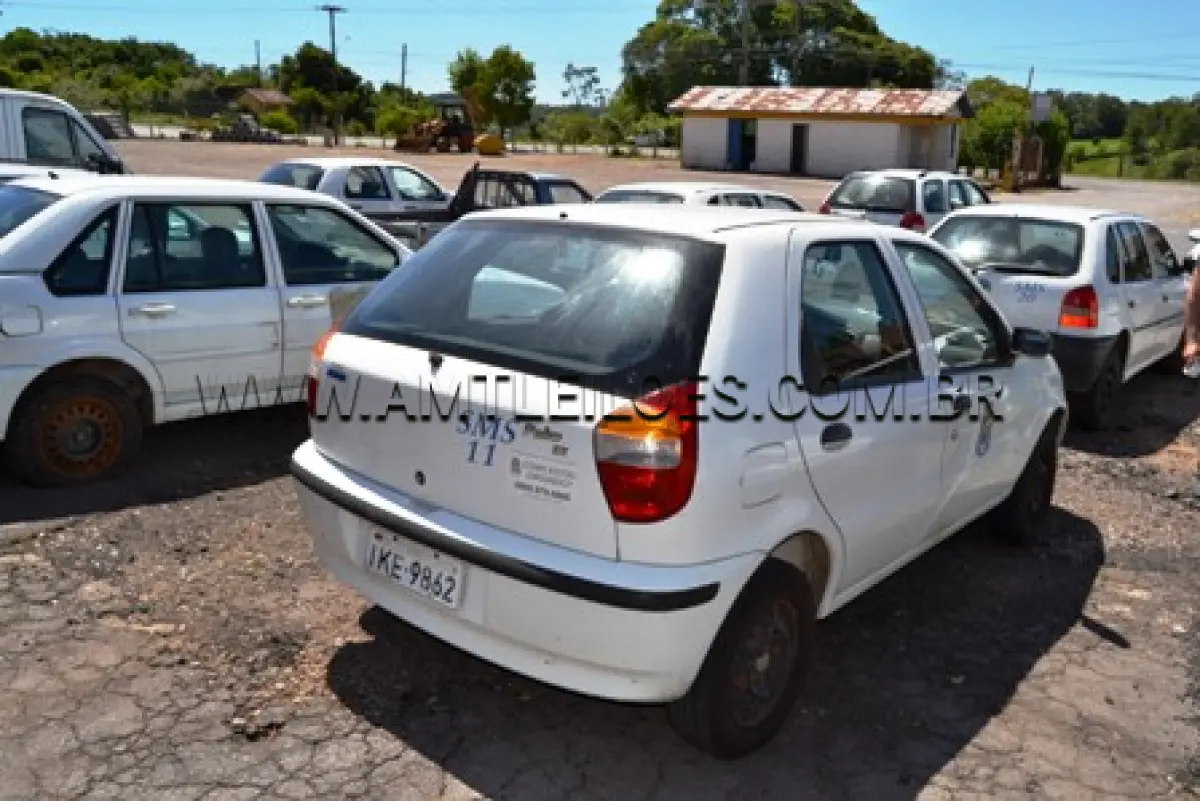 LOTE 013 - FIAT/PALIO EX, ANO: 2001/2002, COR BRANCA, GASOLINA, PLACA: IKE 9862