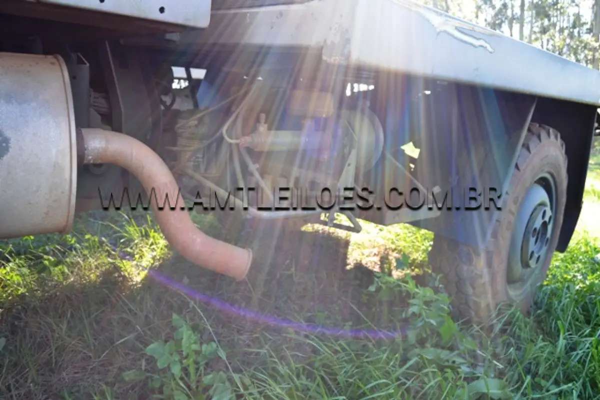 LOTE 024 - MARCA/MODELO:  CAMINHÃO MBB/ UNIMOG 4082, 1 ½ Ton, 4 x 4 ANO: 1999 CHASSI: WDB4082161W193577 MOTOR: 5 Cil. nº 0298110049704