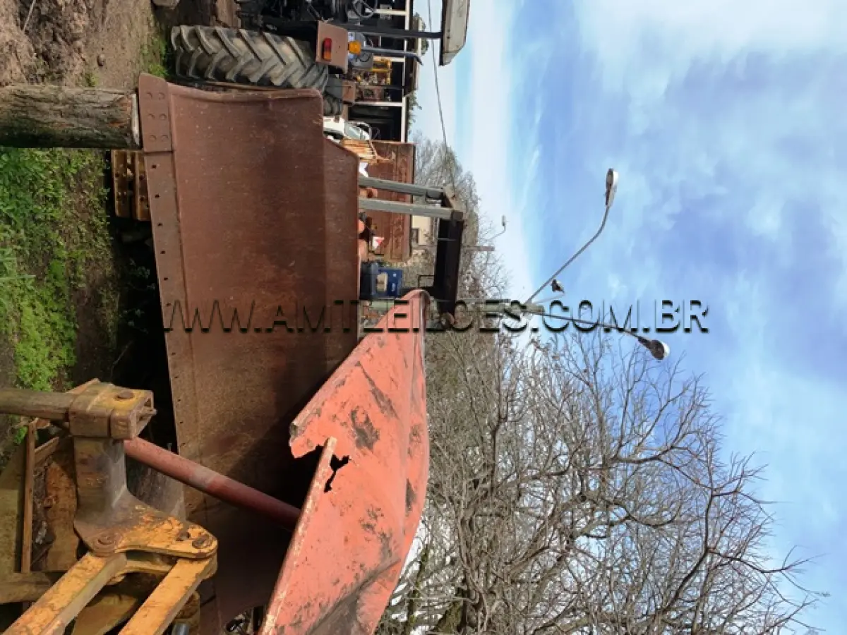 LOTE 050 - MARCA/MODELO: TRATOR ESTEIRA FIATALLIS FD14, ANO: 1996