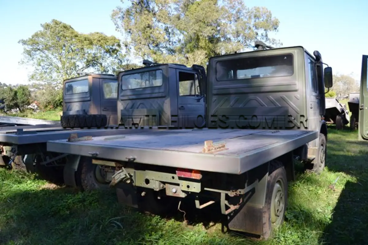 LOTE 022 - MARCA/MODELO:  CAMINHÃO MBB/ UNIMOG 4082, 1 ½ Ton, 4 x 4 ANO: 1999 CHASSI: WDB4082161W193681 MOTOR: 5 Cil. nº 0298110049507