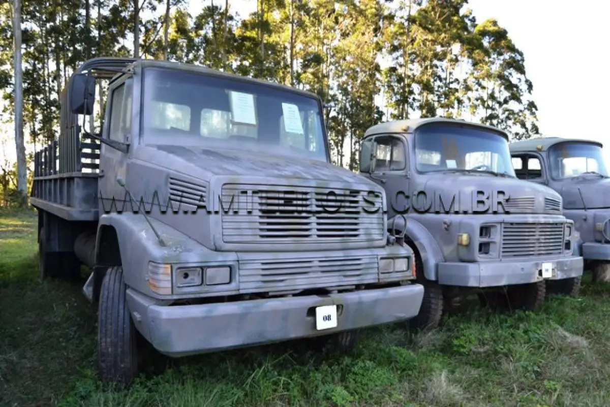 LOTE 008 - MARCA/MODELO:  CAMINHÃO MBB/ LA1418/51, 05 Ton, 4 x 4 ANO: 1993 CHASSI: 9BM384114MB934403 MOTOR: MBB 6 Cil. nº 376962-10-125280