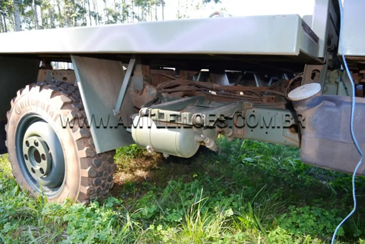LOTE 019 - MARCA/MODELO:  CAMINHÃO MBB/ UNIMOG 4082, 1 ½ Ton, 4 x 4 ANO: 1999 CHASSI: WDB4082161W193653 MOTOR: 5 Cil. nº 0298110049845