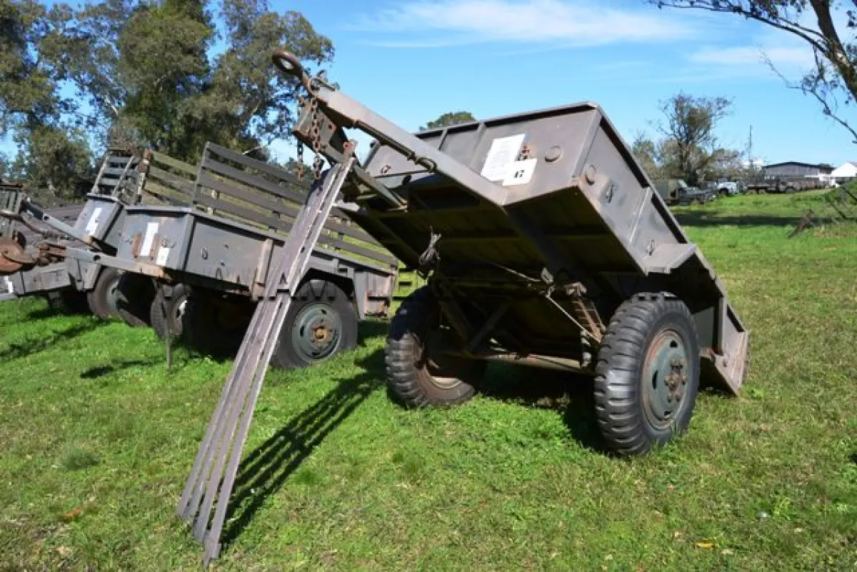 LOTE 047 - REBOQUE, CARGA, EMP G, MARCA AGR/MODELO M1C1, 3/4 Ton, 2 RODAS ANO: 1981 CHASSI: 340608200049