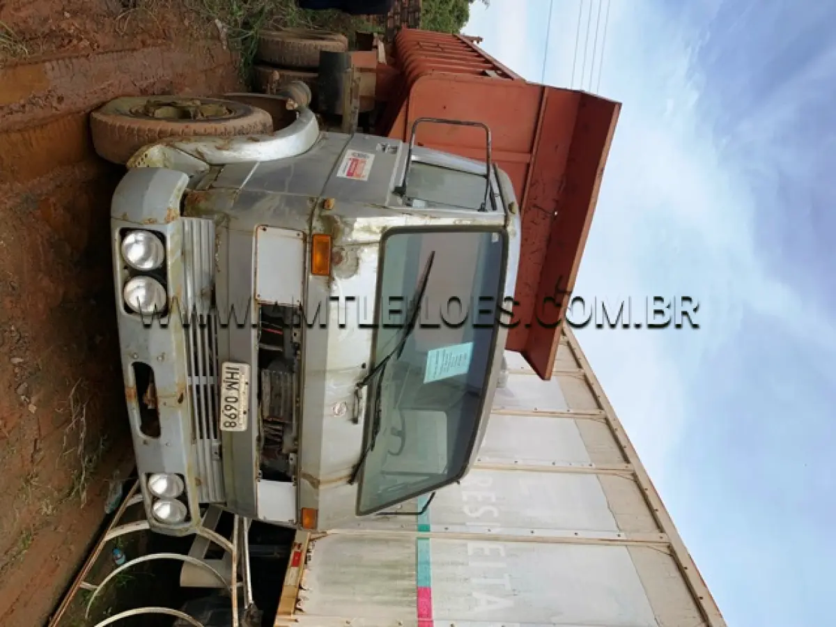 LOTE 016 - MARCA/MODELO: CAMINHÃO VW 14140 PLACAS: IHM 0698 ANO: 1987 – COR: CINZA CHASSI: V043039W RENAVAM: 572464959