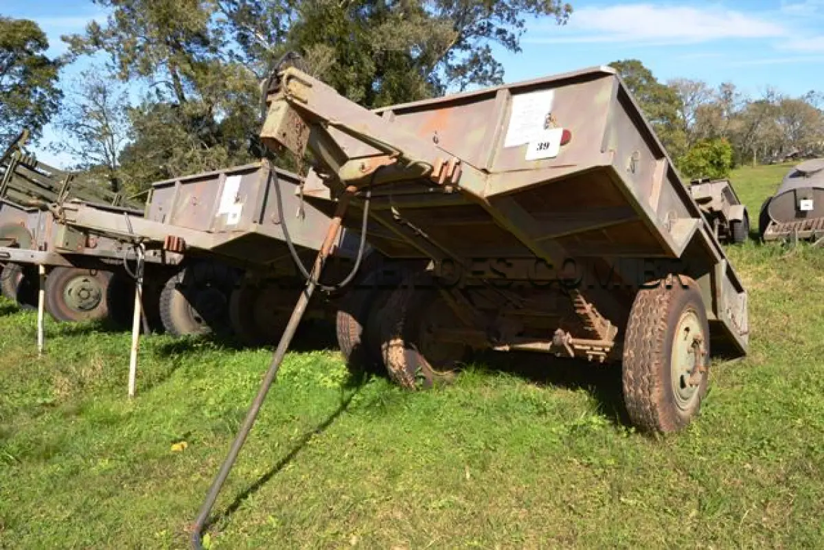 LOTE 039 - REBOQUE, CARGA, EMPREGO GERAL, 1 ½ Ton, 2R/ MARCA RODOVIÁRIA ANO: 1977 CHASSI: 36341734