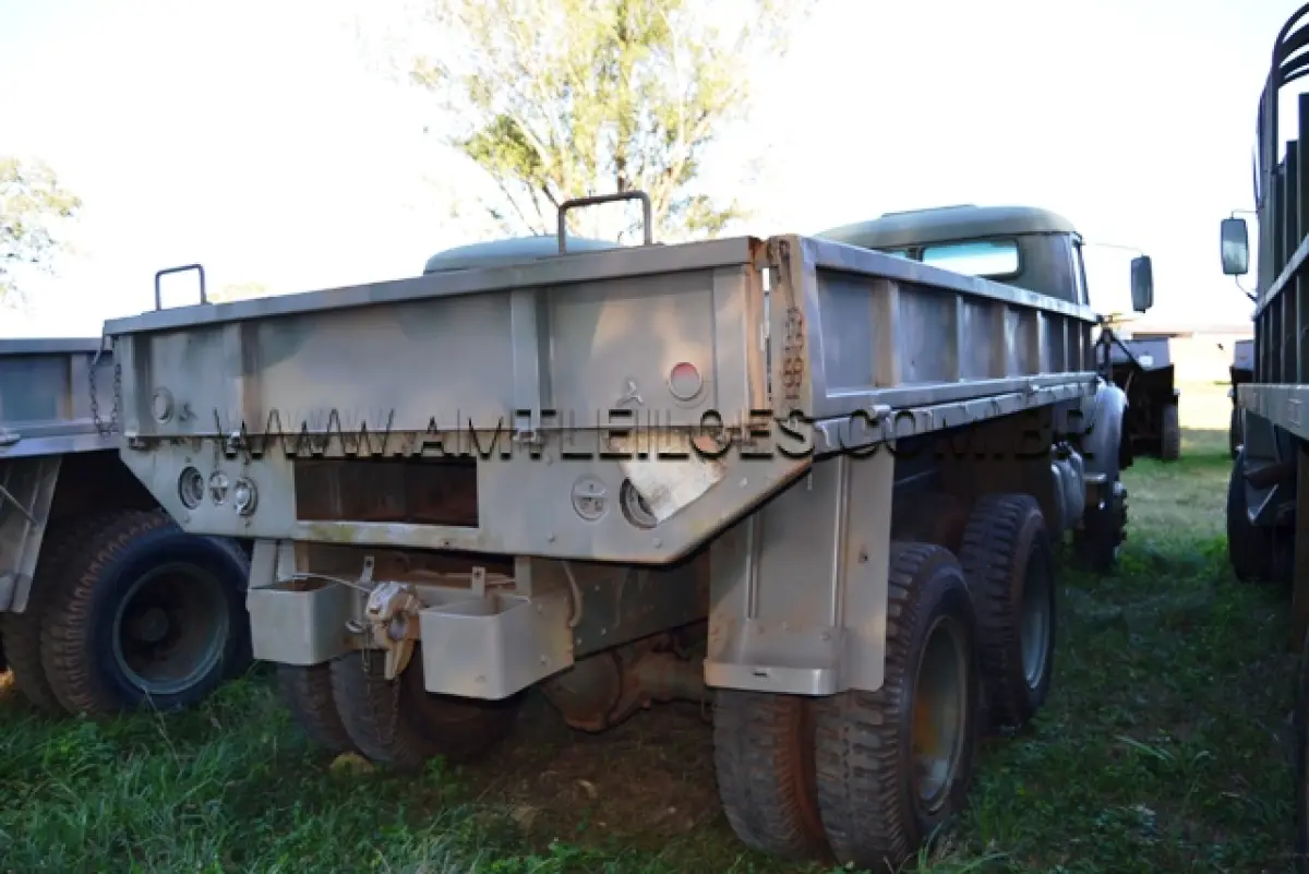 LOTE 009 - MARCA/MODELO: CAMINHÃO MERCEDES BENZ/ LG1213/36AT7, 2 ½ Ton, 6 x 6 ANO: 1971 CHASSI: 34550115001432 MOTOR: 6 Cil. nº 344919035716853