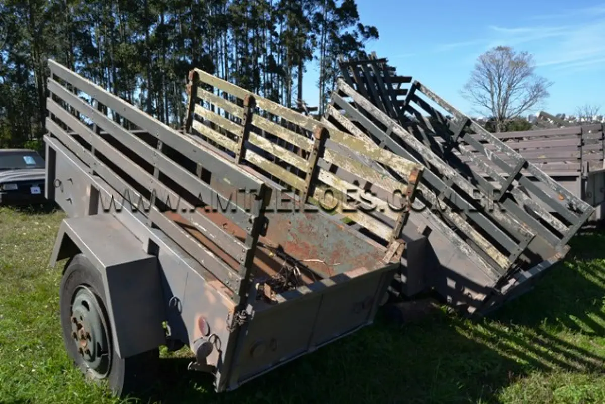 LOTE 046 - REBOQUE 1 Ton, 2R/ MARCA F CURITIBA ANO: 1962 CHASSI: 033