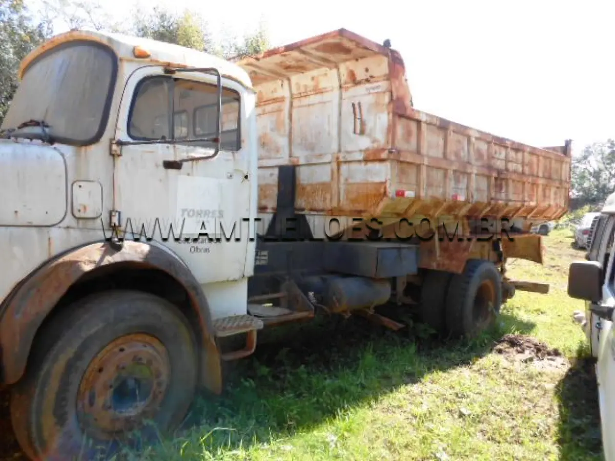 LOTE 004 - MARCA/MODELO: CAR/CAMINHÃO/ BASCULANTE M. BENZ/LK 1518; ANO/MODELO: 1987/1987