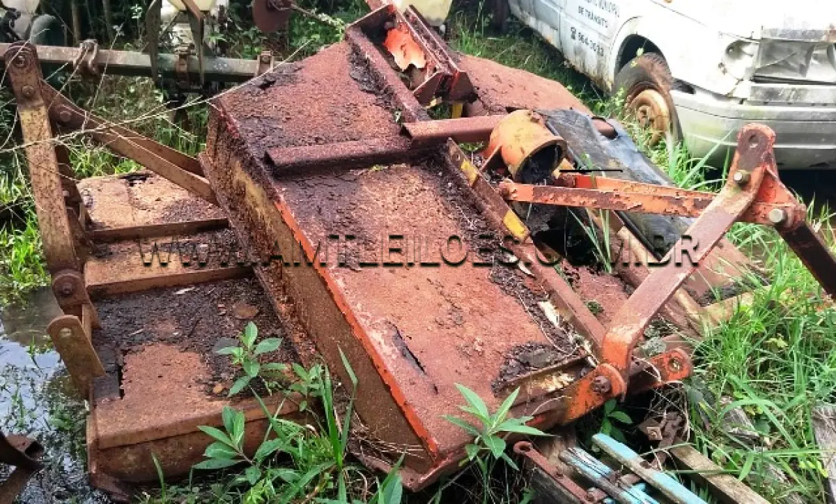 LOTE 026 - OBJETO: ROÇADEIRA (03 UNIDADES) - SUCATA