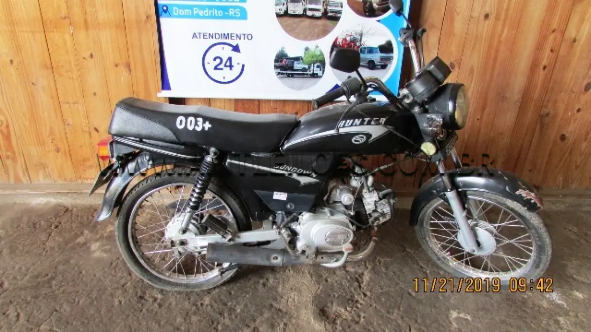 LOTE 003 - MARCA/MODELO: SUNDOWN/HUNTER 100; ANO: 2008/2009