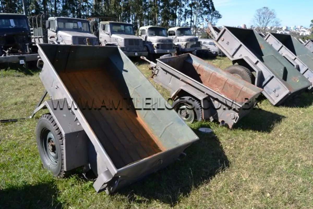 LOTE 056 - REBOQUE, ¼ Ton, 2R/ MARCA SANVAS/MODELO MK250W ANO: 1974 CHASSI: 03175